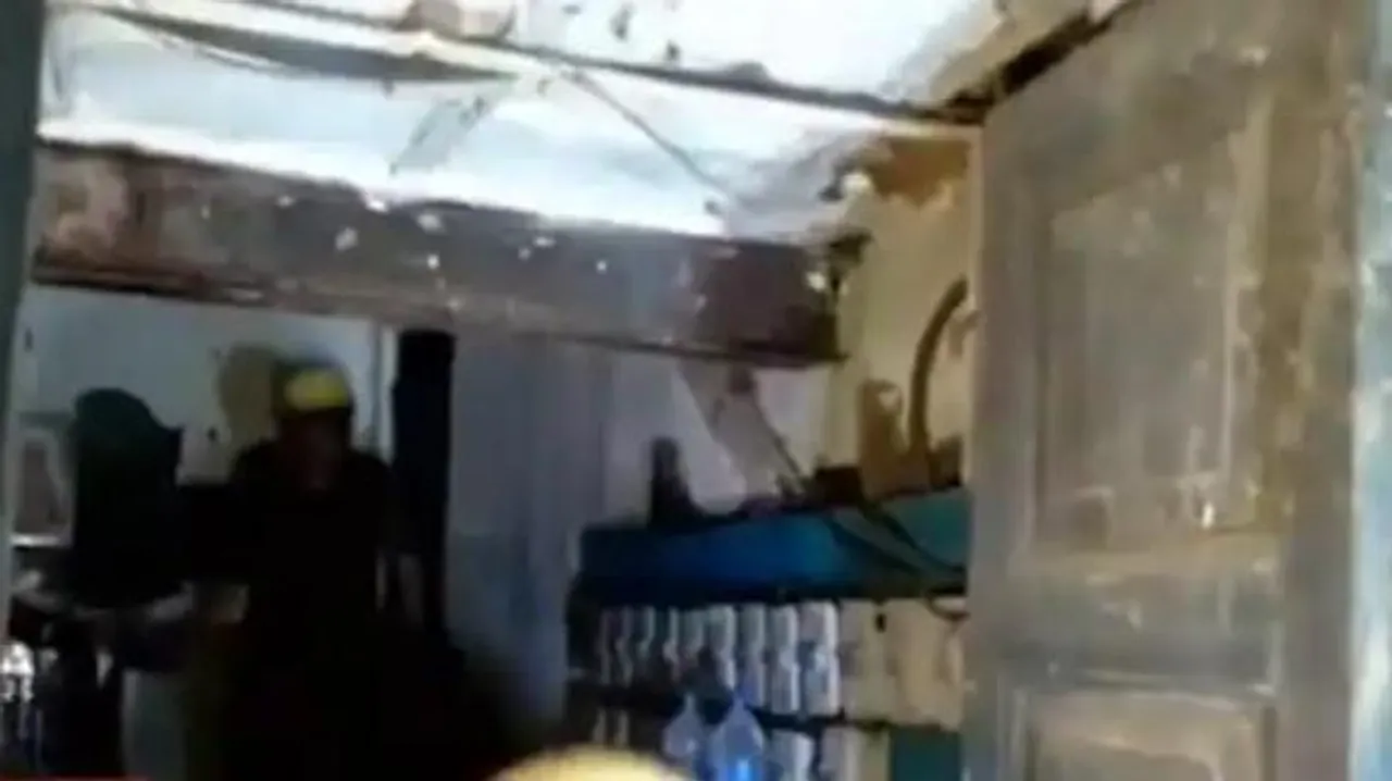 বেন্টিঙ্ক স্ট্রিটে বন্ধ অফিসে আগুন