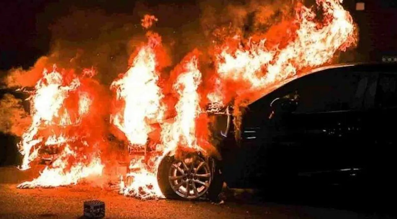 গুদামে আগুন লেগে পুড়ে ছাই ৪০টি BMW