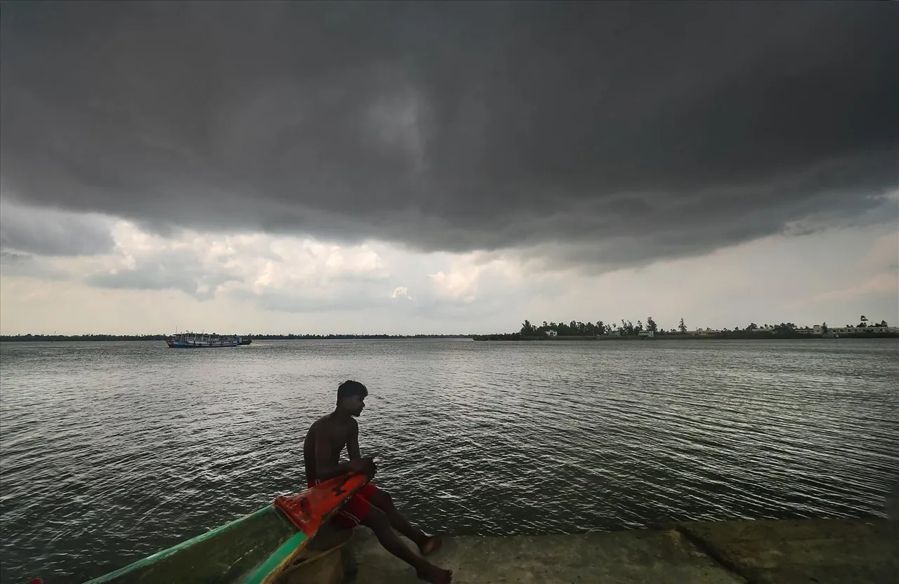 বৃষ্টির ঘাটতি পূরণের ইঙ্গিত আবহাওয়া দফতরের