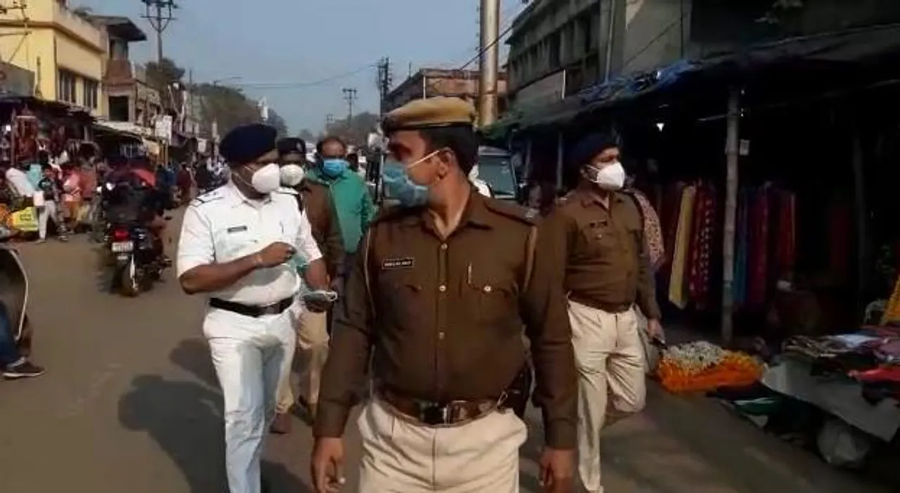 বেনাচিতিতে মাস্ক অভিযানে আসানসোল দুর্গাপুর পুলিশ কমিশনারেটের ডিসি