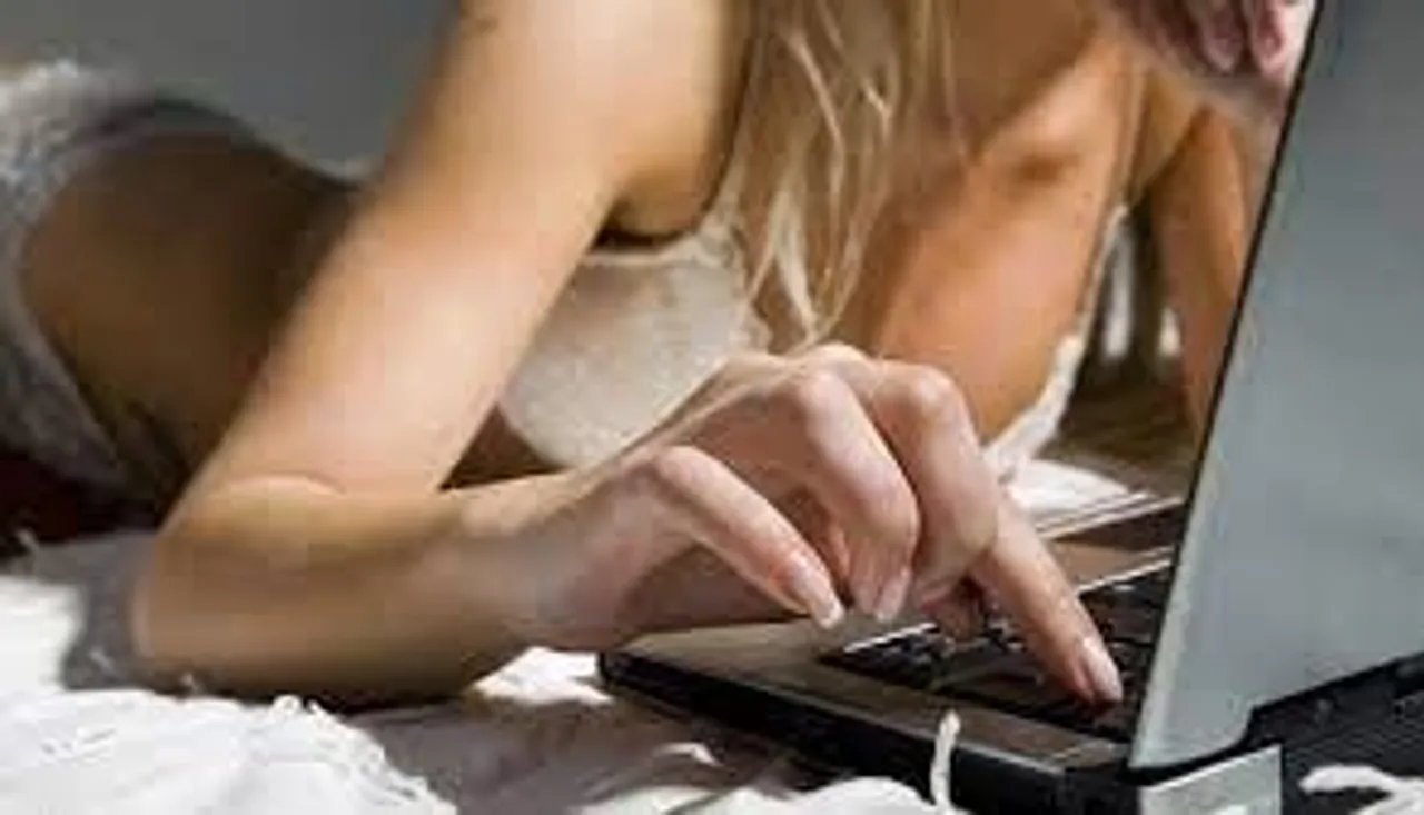 দূরে থেকেও মেটাতে পারেন যৌন তৃপ্তি