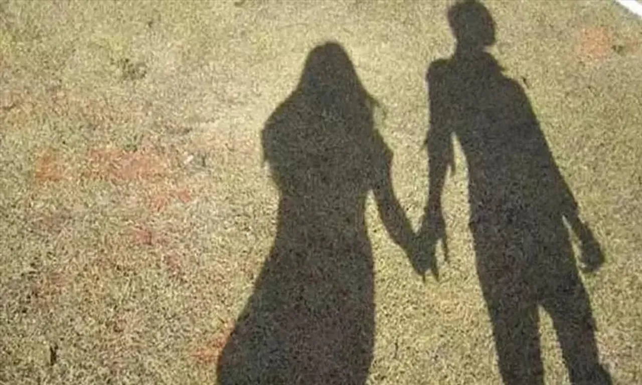 জঙ্গল থেকে প্রেমিক যুগলের ঝুলন্ত দেহ উদ্ধার