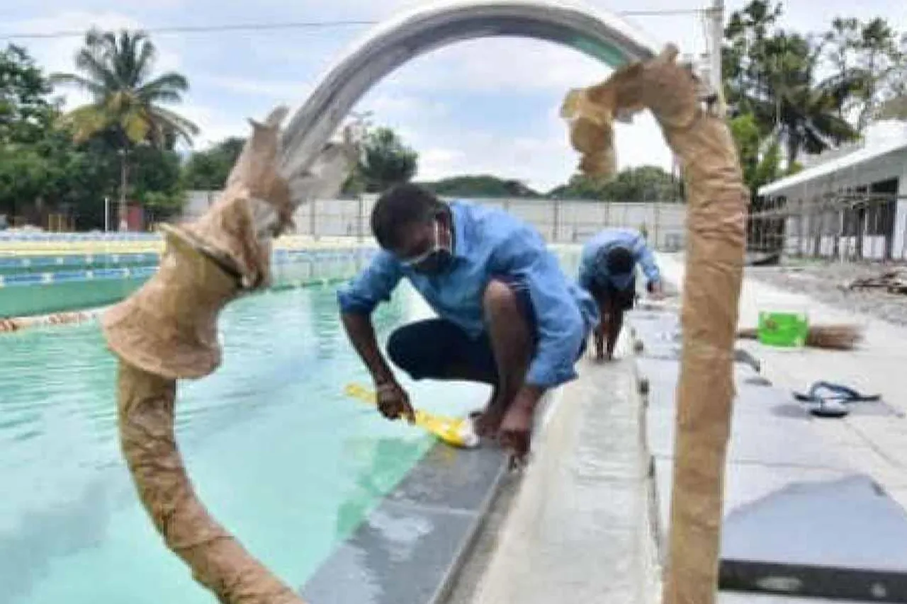 বিষাক্ত গ্যাস লিকের কারণে অসুস্থ হয়ে পড়েছে পড়ুয়ারা, ভর্তি হাসপাতালে