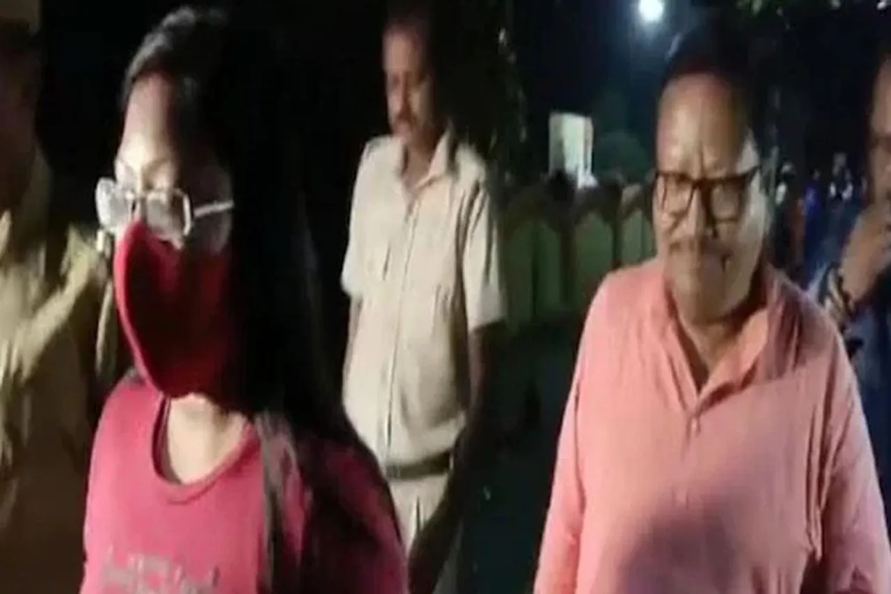 পরেশ অধিকারীর মেয়েকে চাকরি থেকে বরখাস্তের নির্দেশ