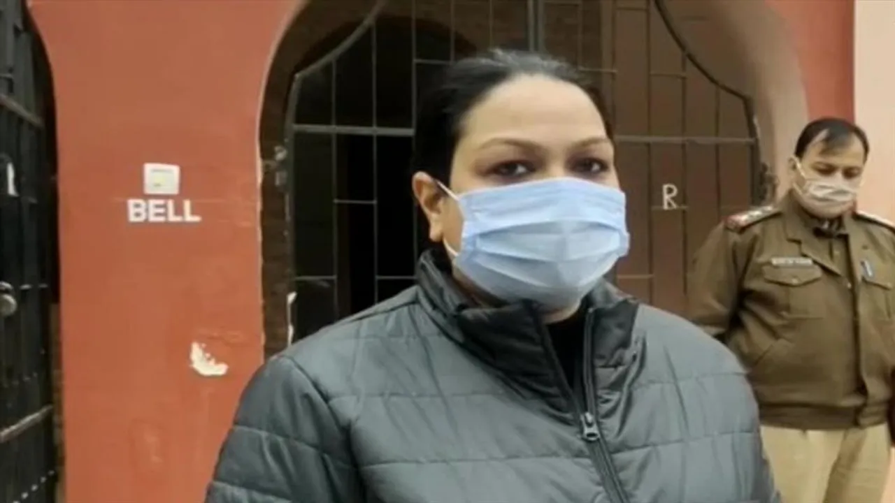 বড়দিনের রাতে রিডিমার চার্চে দুষ্কৃতী তাণ্ডব