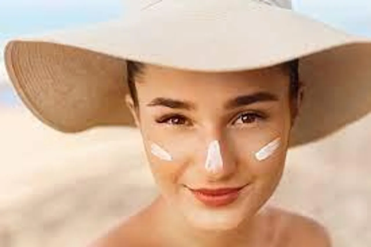 সানস্ক্রিন লাগানোর সঠিক পদ্ধতি কী জানেন?
