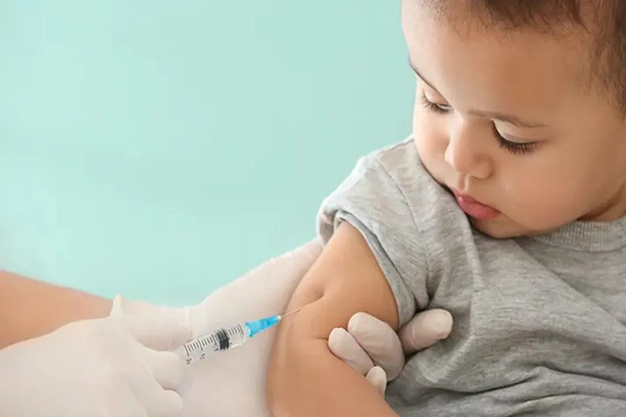 ছ'মাসের শিশুকে মেয়াদ উত্তীর্ণ ভ্যাকসিন