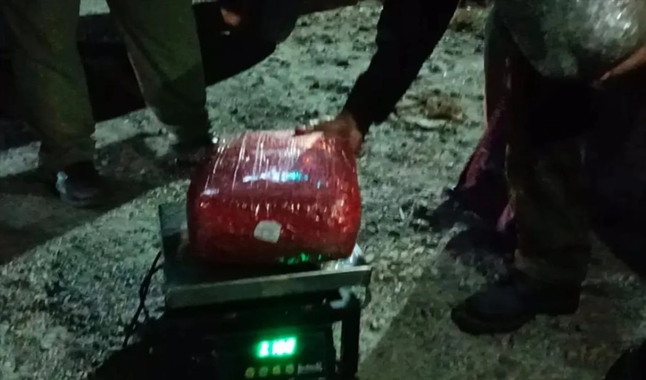 জলপাইগুড়িতে বাস থেকে উদ্ধার মাদক, গ্রেফতার ১