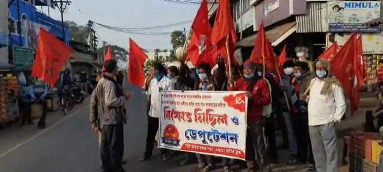 ঘাটাল বিডিও অফিসে সিপিএমের ডেপুটেশন