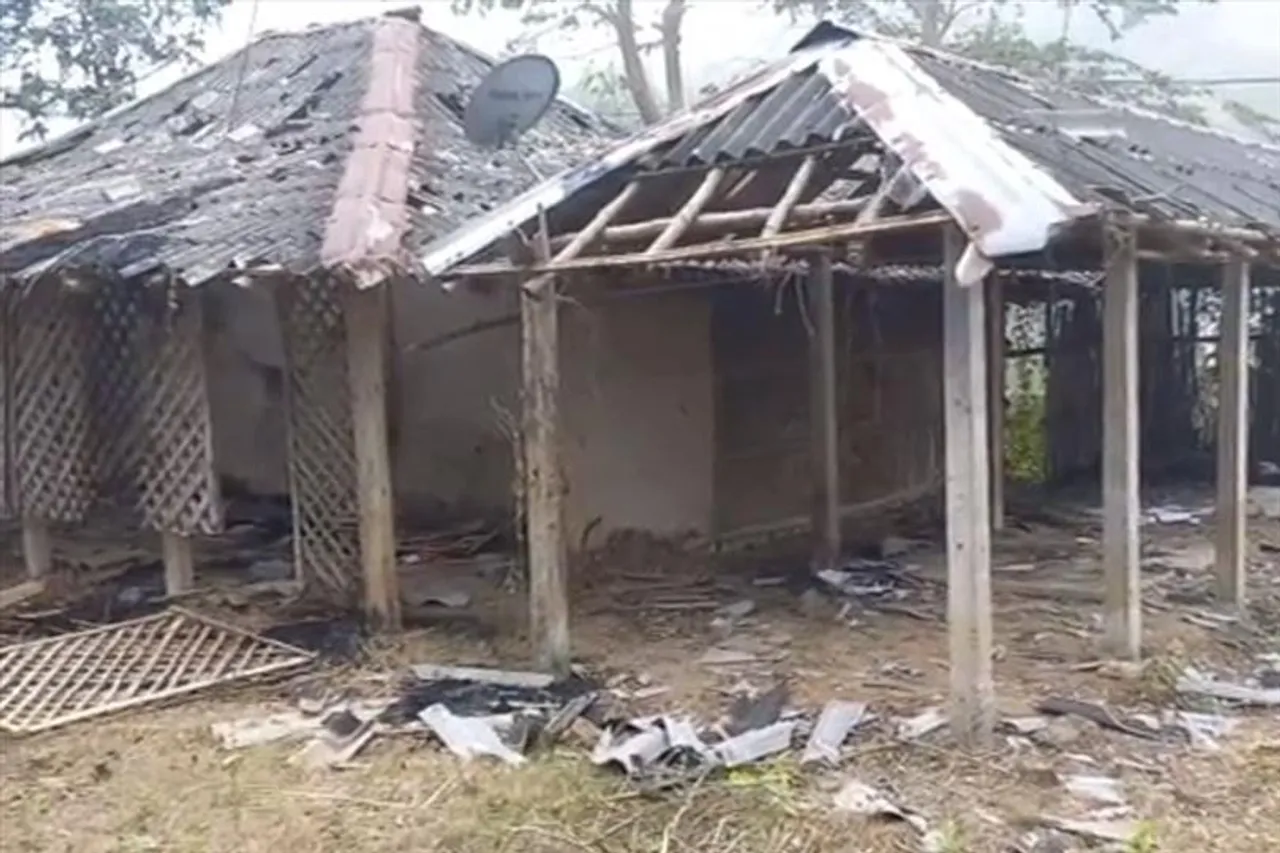 পুরনো গন্ডগোলের জেরে স্থানীয়দের মধ্যে সংঘর্ষ, আহত দুই পক্ষের ৬