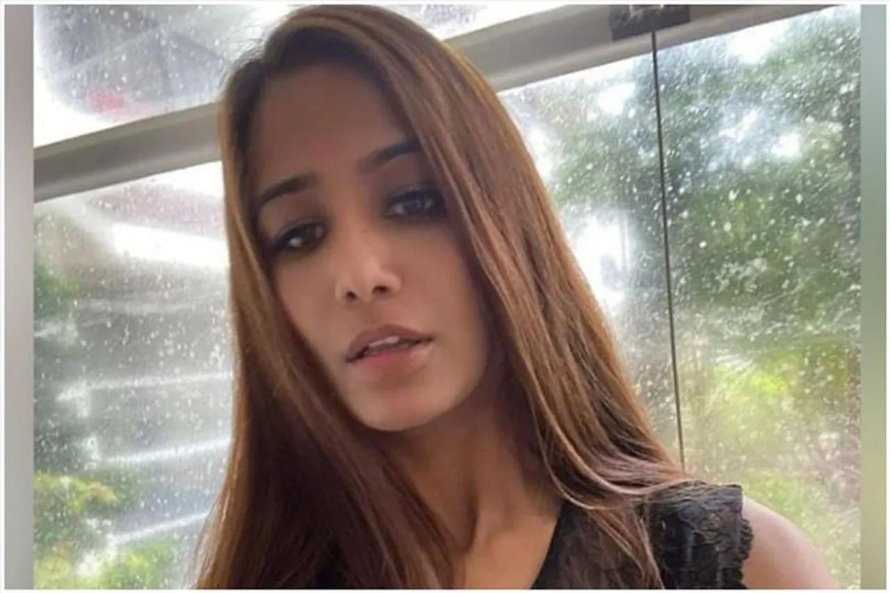 রাজ কুন্দ্রা মামলায় অন্তর্বর্তীকালীন স্বস্তি পেলেন পুনম পান্ডে