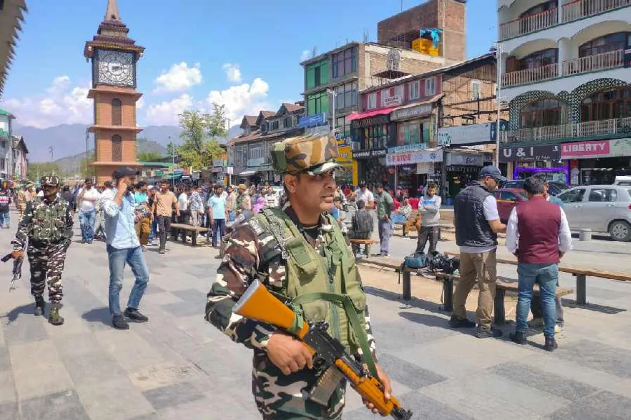 US Urges India and Pakistan to Restrain Tensions After Kashmir Tourist Massacre
