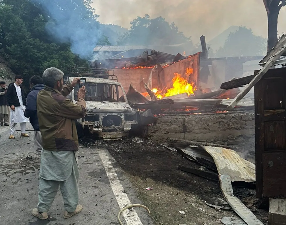 Ceasefire Broken: Pakistan Shells Civilian Areas in Uri, Fire Trucks Deployed
