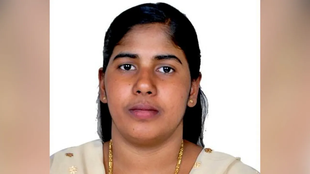 _131933343_nimisha_priya_blurred_sides