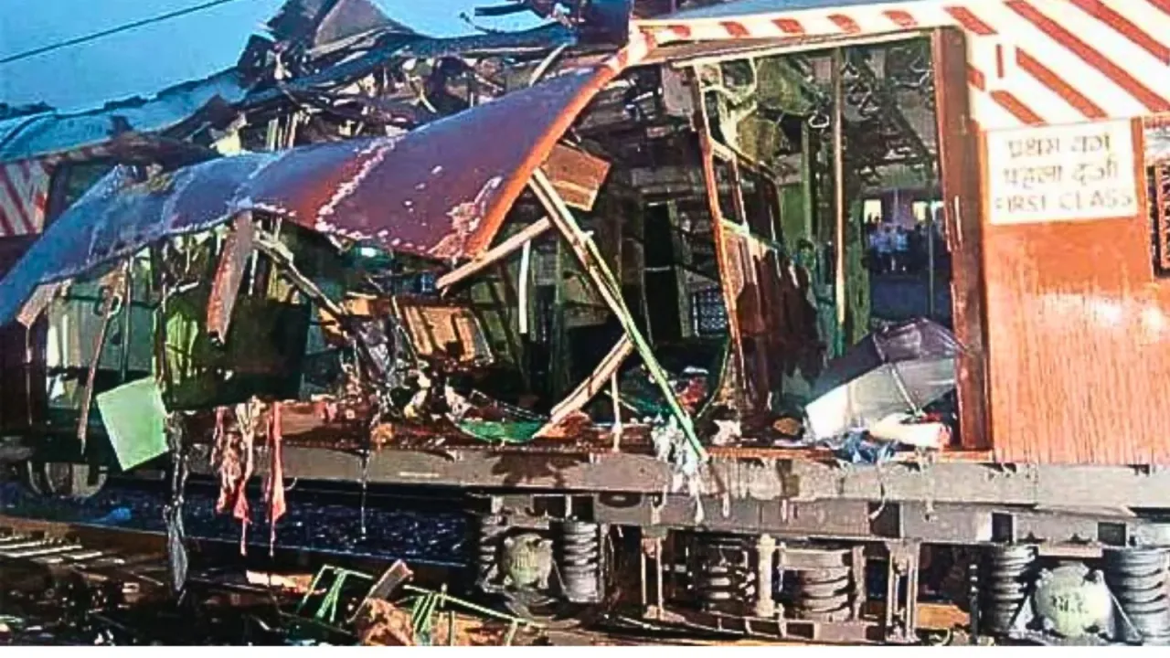 mumbai-train-blast-1