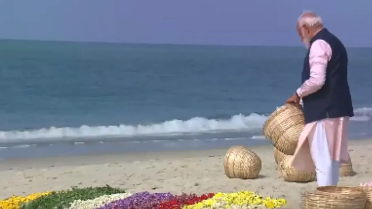 Narendra Modi at Arichal Munai