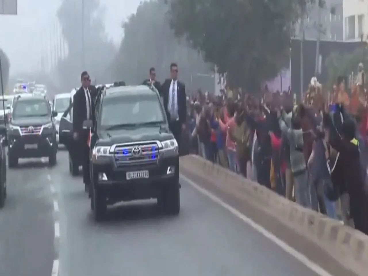 modi road showw.jpg