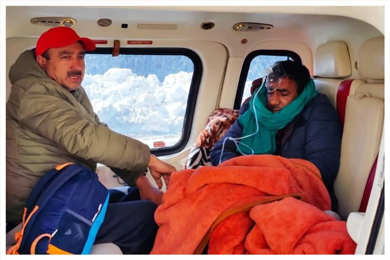 Himachal Pradesh: Chief Minister himself rescued the patient in his helicopter