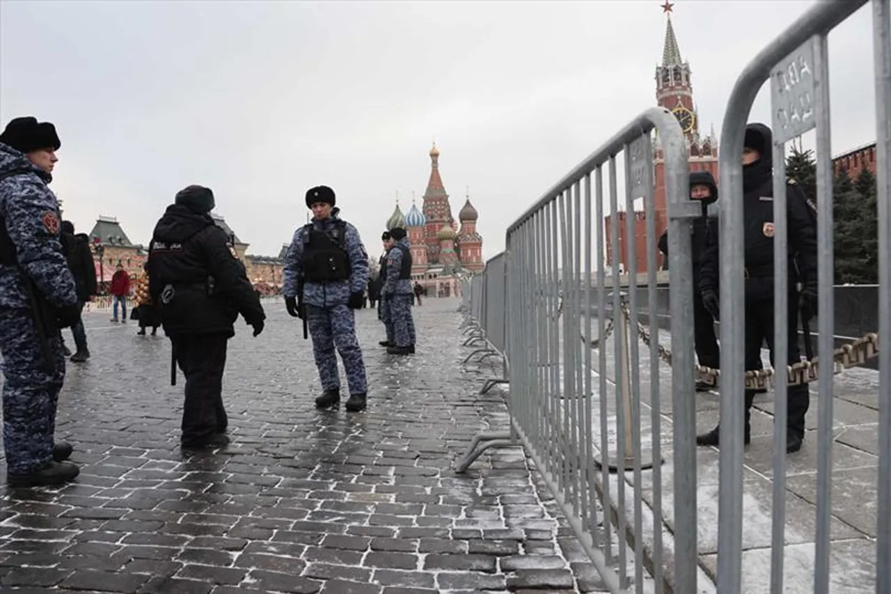 U.S. asks Russian citizens to leave the country "immediately"