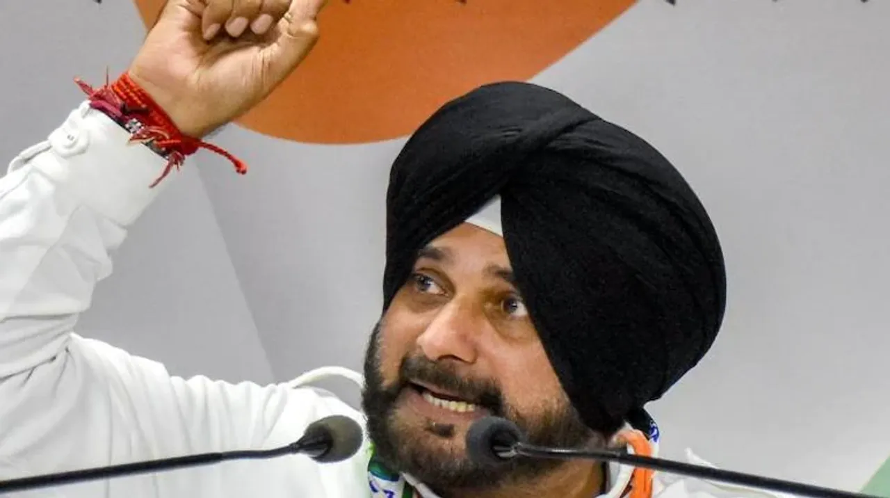 Navjot unrelenting, pads up against Captain Amarinder and Sukhbir Badal