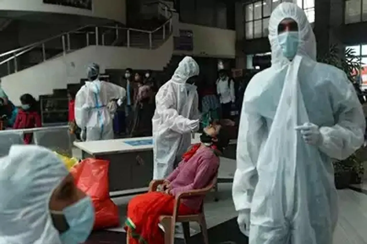 India records 10,256 fresh COVID-19