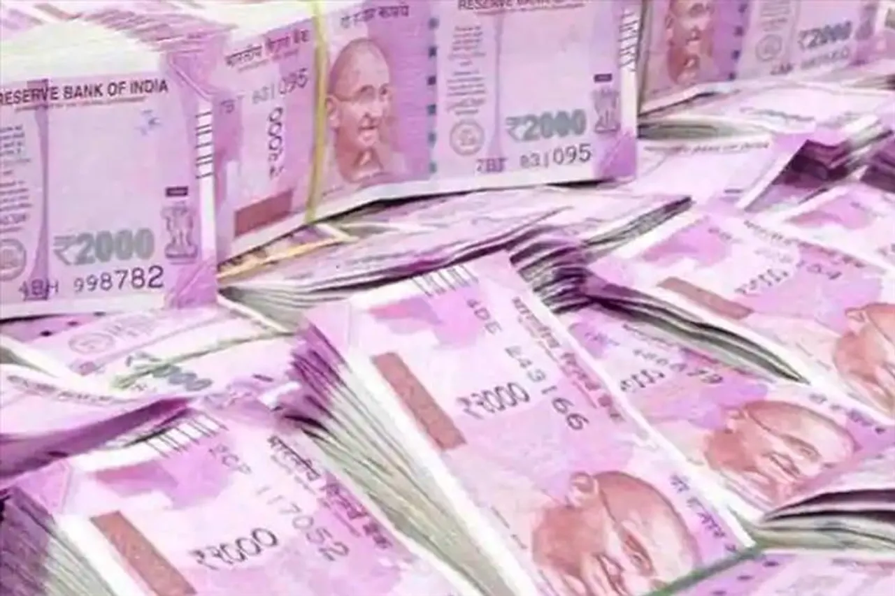 About 32 lakh rupees recovered from  flat in Khardah