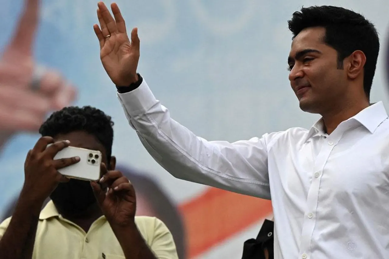 5 ED officials arrive in Kolkata from Delhi to question Abhishek Banerjee