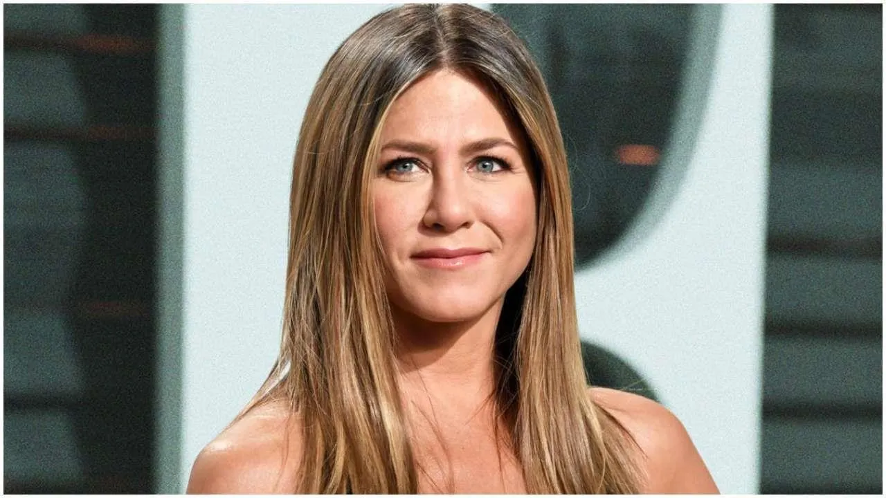 Jennifer Aniston defends cutting ties with unvaccinated friends