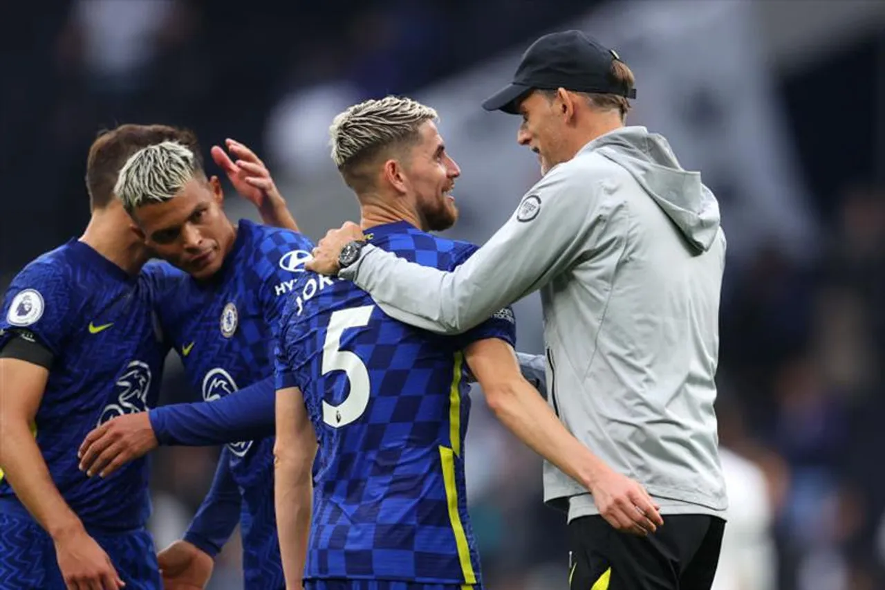 Barcelona eyeing Jorginho as Busquets replacement