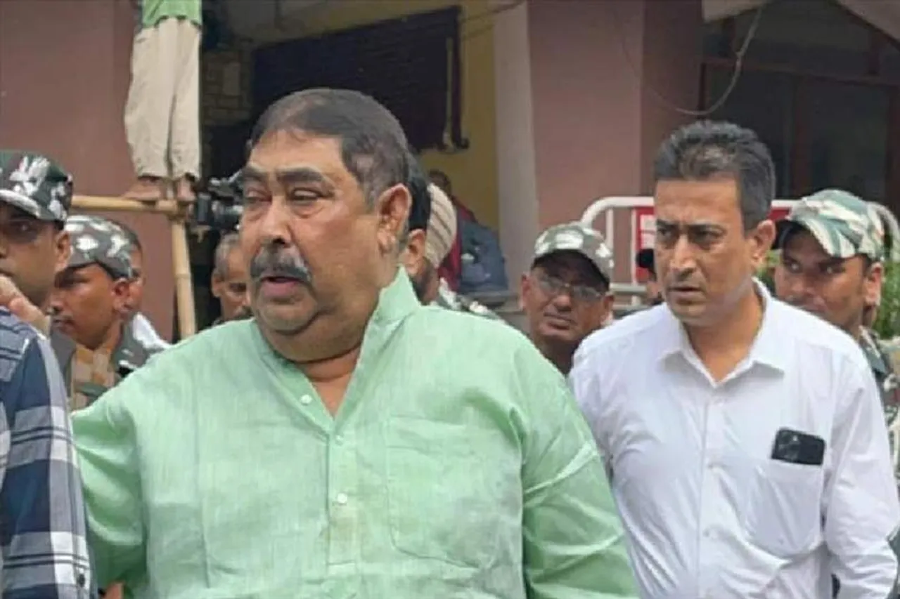 CBI detains TMC councillor close to Anubrata Mondal