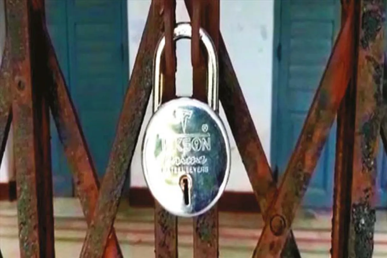 TMCP accused of locking Bira Rajivpur AV High School for supporting bandh
