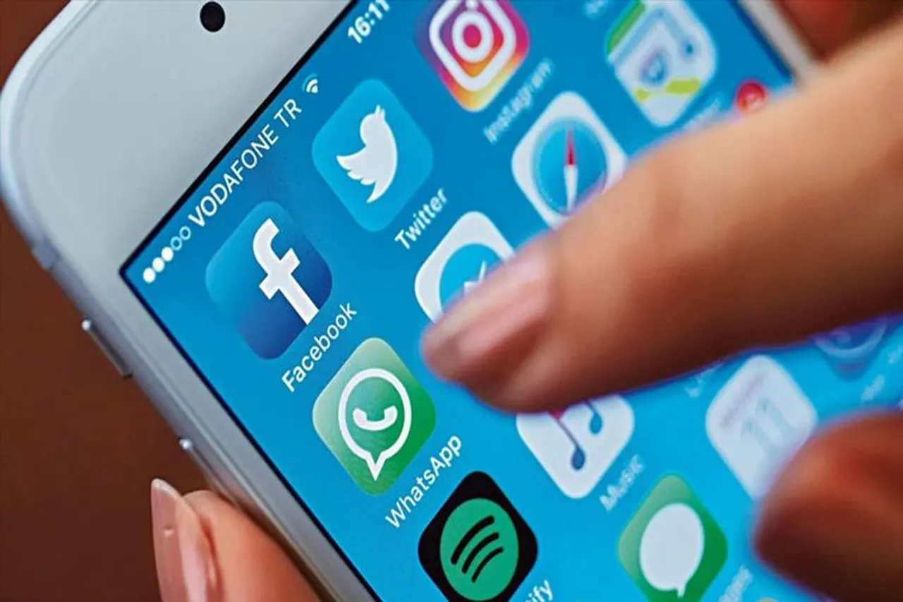 Whatsapp service now is resume