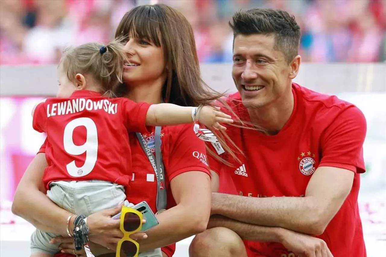 BARCELONA PUSHING FOR LEWANDOWSKI