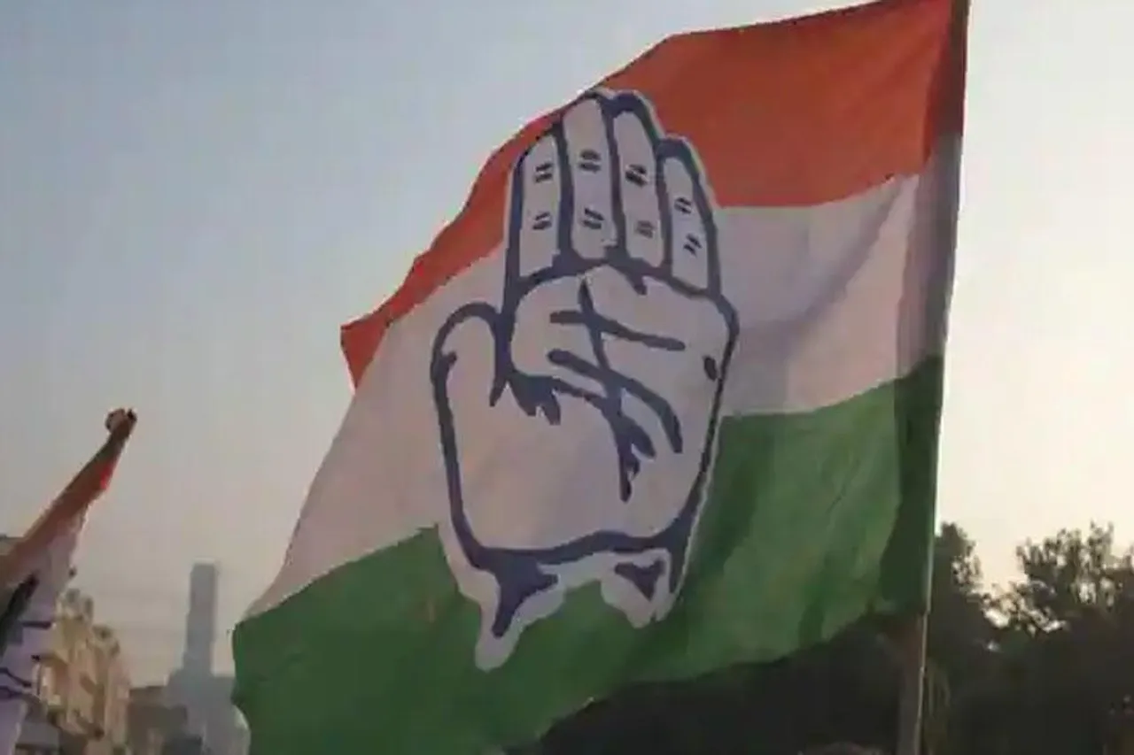 Youth Congress's  protest infront of Raj Bhavan against the hike in cooking gas prices