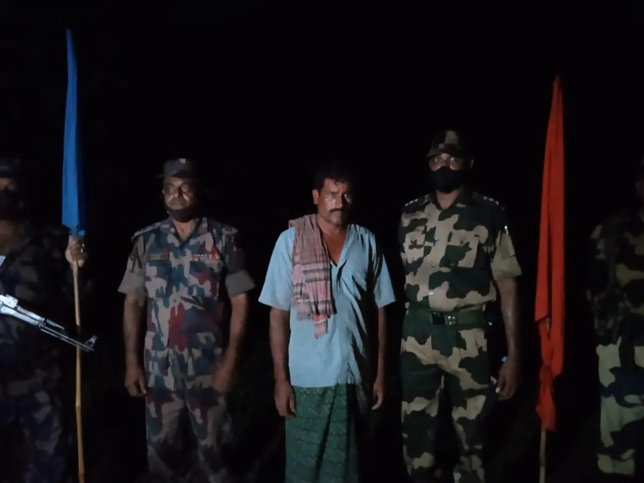 Bangladeshi farmer crossed International Boundary inadvertently while cutting grass, BSF apprehended & handed over to BGB as goodwill gesture