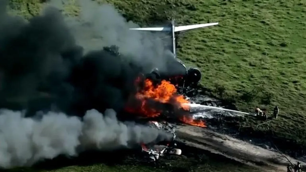 Private plane bursts into flame at Houston airport, all 21 aboard escape