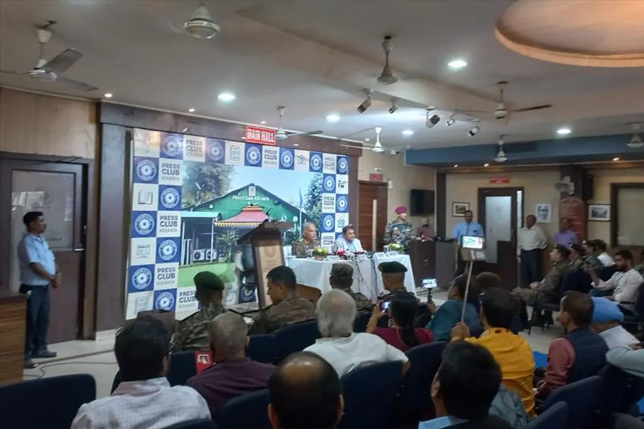 There are difficulties in porous Myanmar border: Gen Kalita