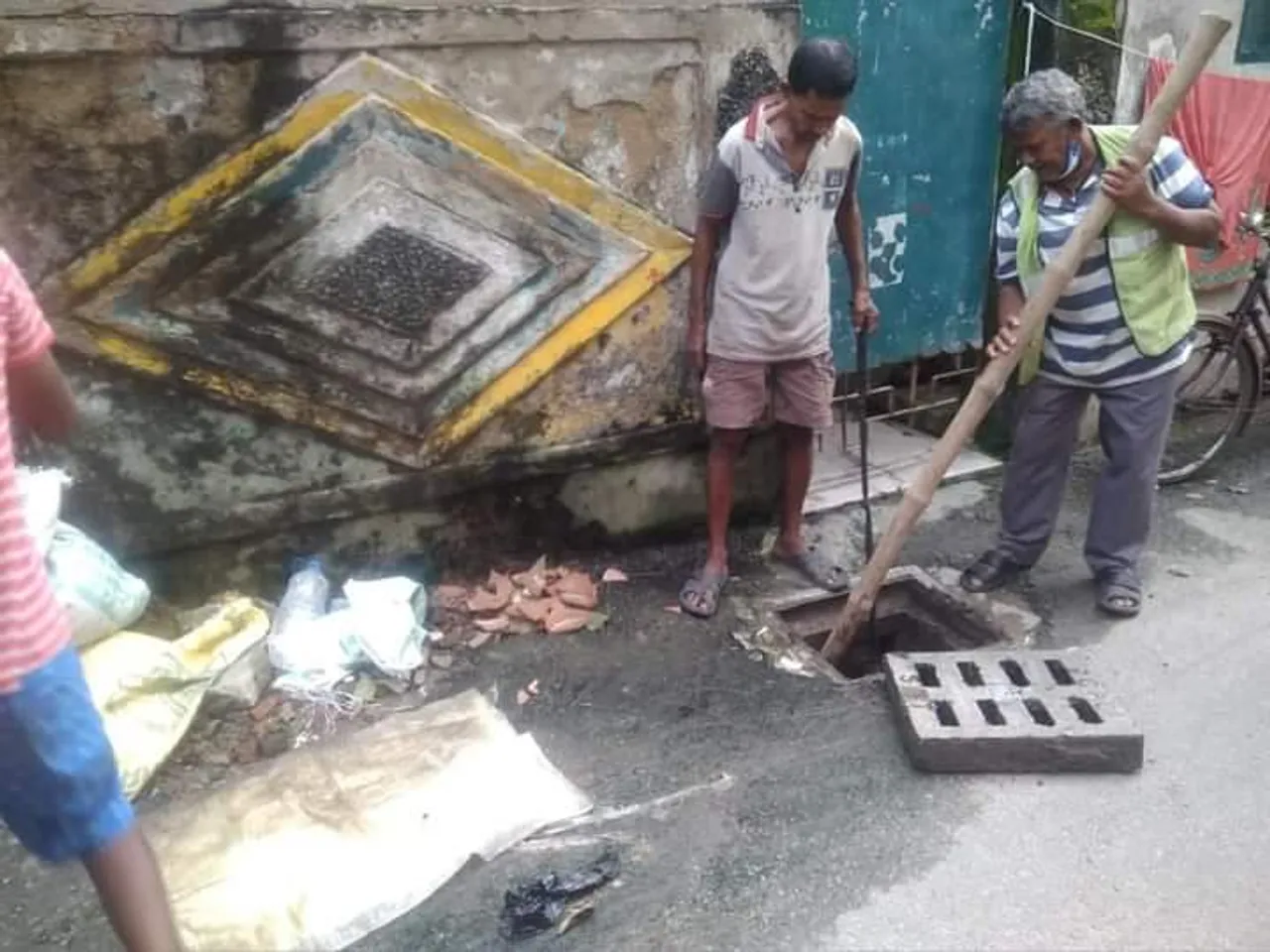 Kolkata Municipality is active in cleaning the civic life