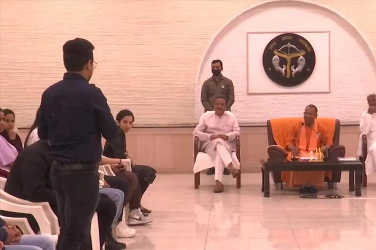 Yogi Adityanath interacts with students returning from Ukraine