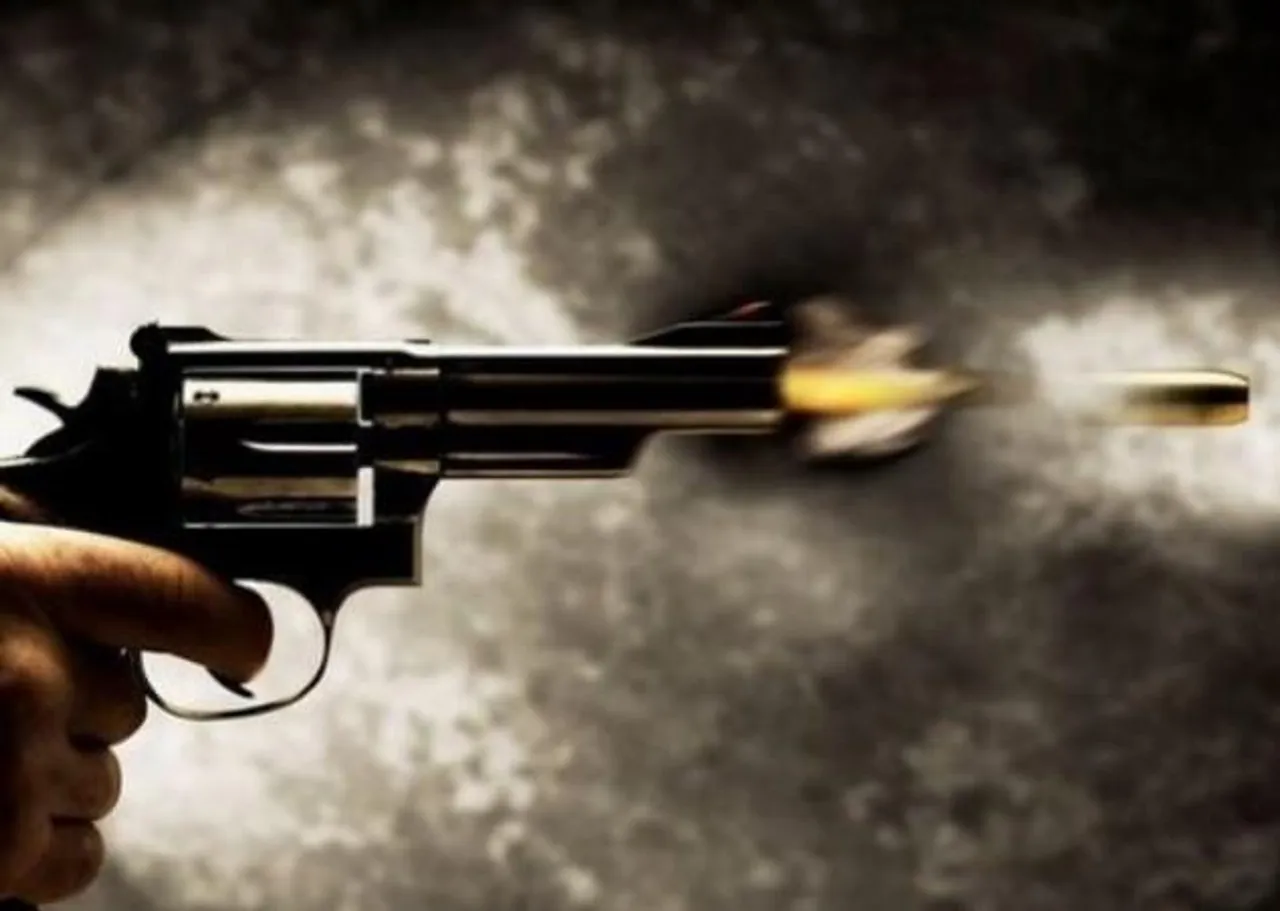 1 killed, 1 injured in shooting outside us school