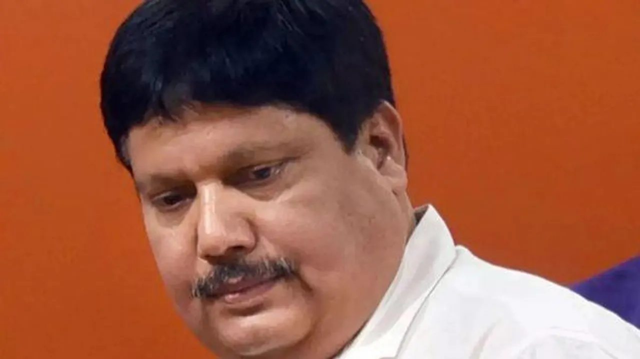 Again bomb hurled near house of Arjun Singh's