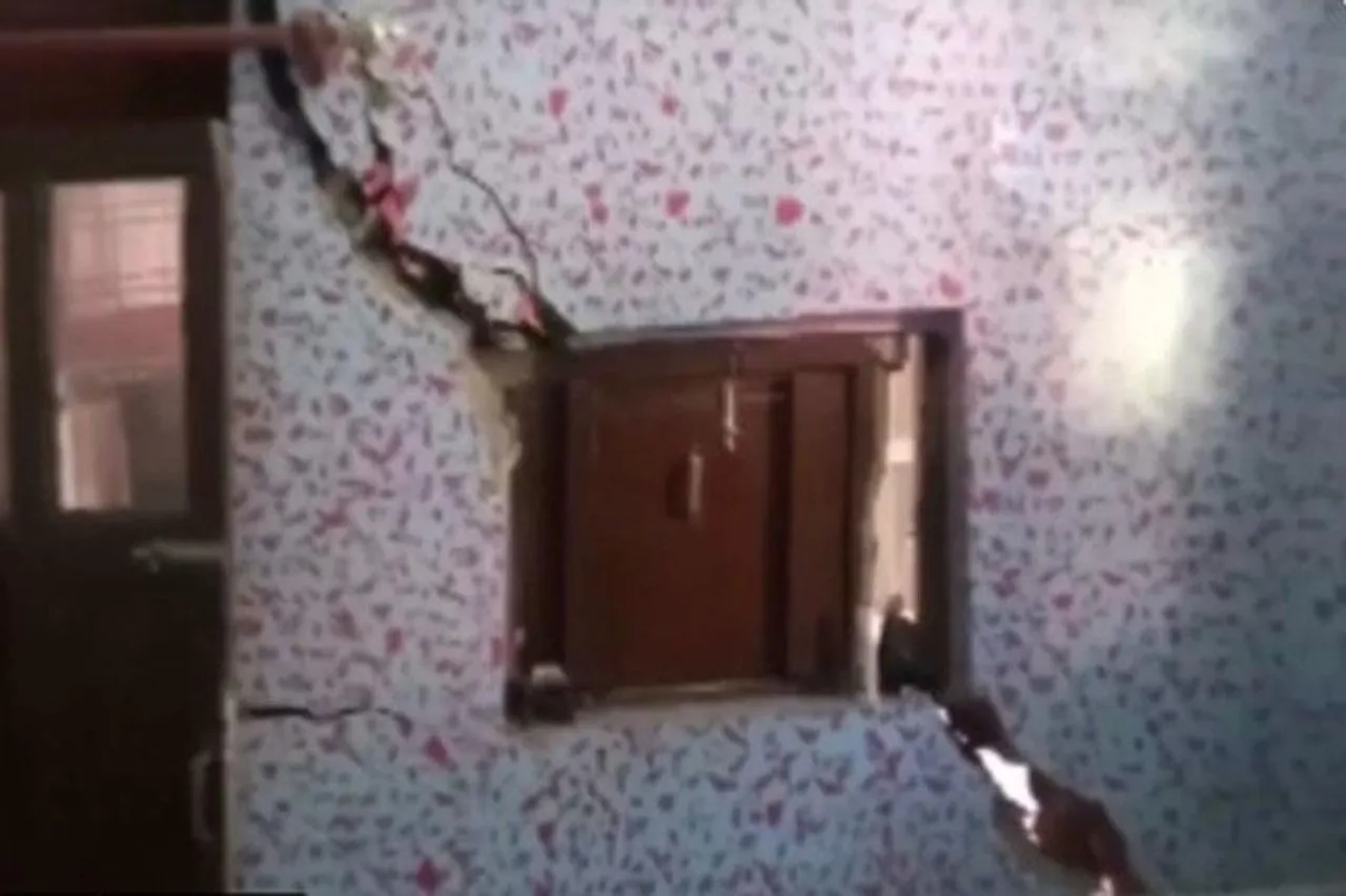 Joshimath: A fresh cracks appear on some houses in Karnaprayag