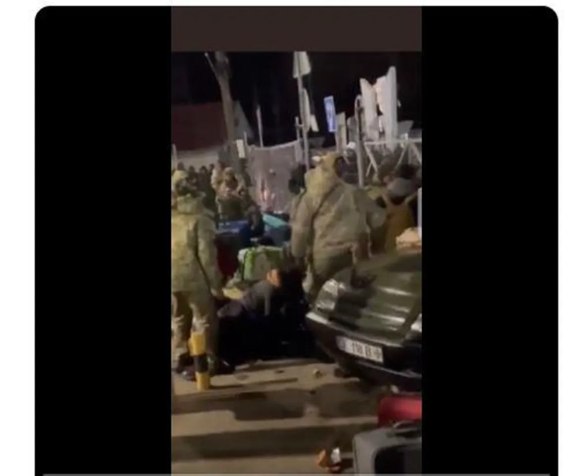 Ukrainian soldiers open fire, misbehaves with Indian students