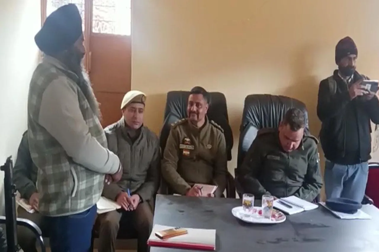 SSP Police and other police officers held a meeting with BDC members