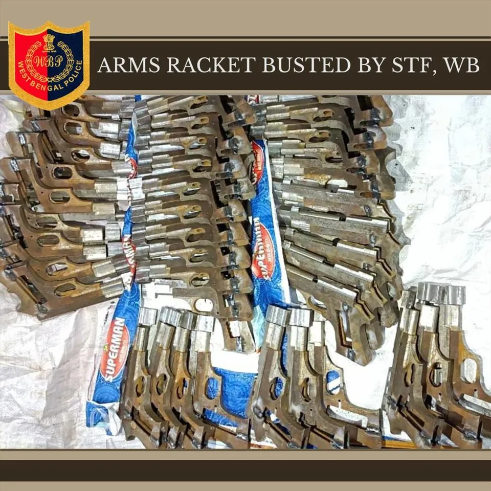 Illegal pistol-filled bus detained at Dankuni toll plaza