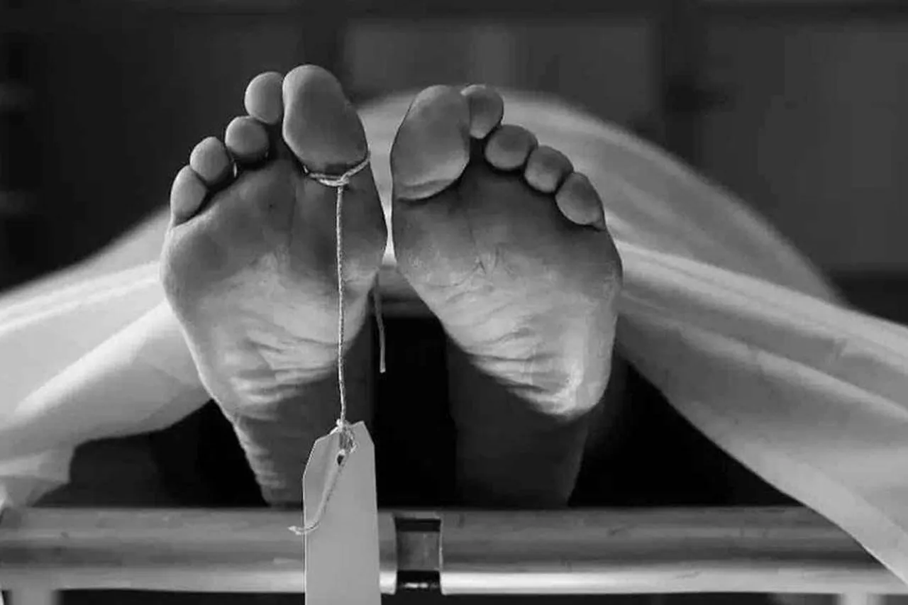 A hanging body of a person is recovered from Nonadanga in Anandapur