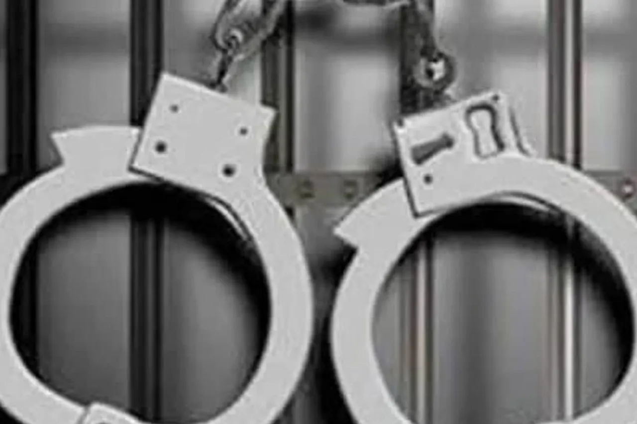 100 CRIMINALS CAUGHT BY 52 POLICEWOMEN