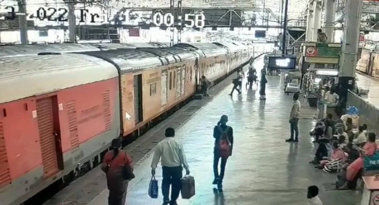 One passenger rescued due to RPF lady