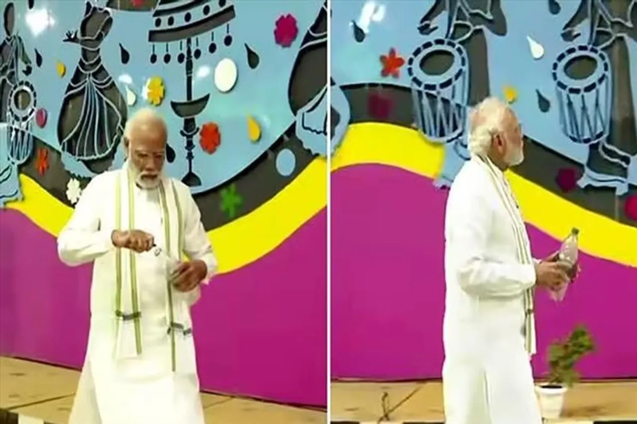 PM Modi picks up garbage, viral video