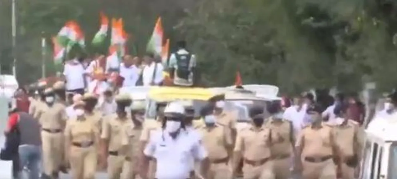 Congress protest  fuel and LPG prices